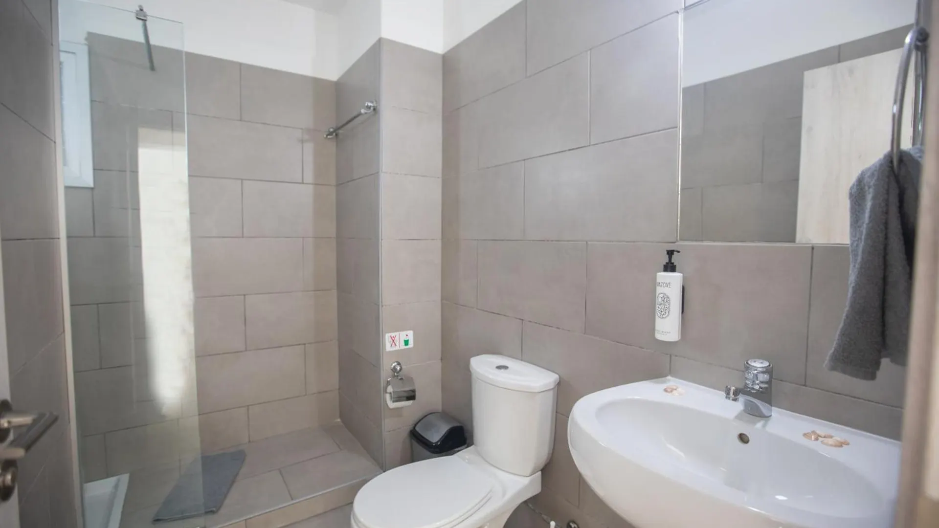 Pavlinia Hotel & Apartments 아이아 나파 키프로스