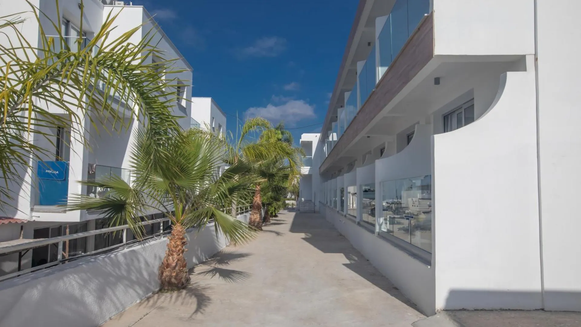 Pavlinia Hotel & Apartments Ayia Napa 3*,