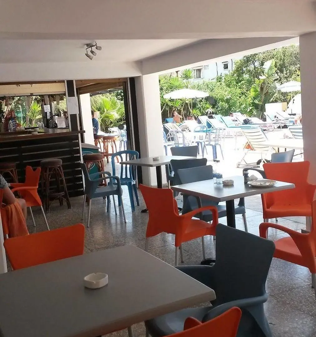 Pavlinia Hotel & Apartments 아이아 나파